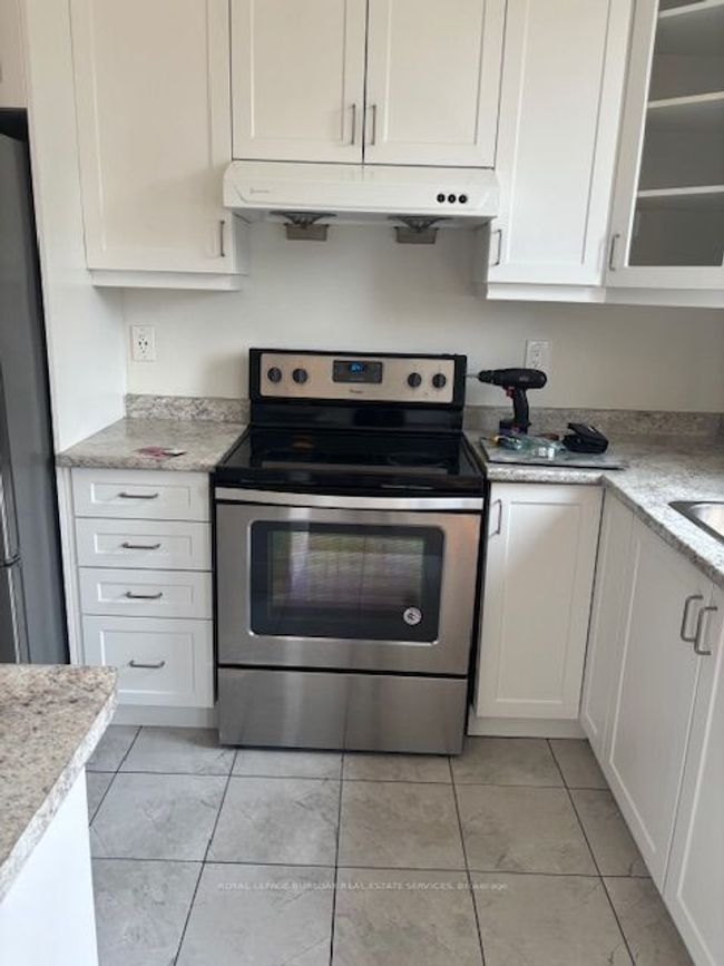 1292 Leger Way, House other with 3 bedrooms, 3 bathrooms and 1 parking in Milton ON | Image 6