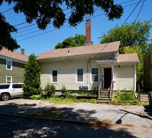 8 Washington Street, Pawtucket, RI, 02860 | Card Image