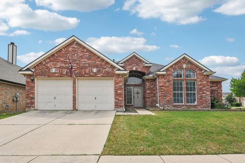 5729 Brazos Dr, Haltom City, TX, 76137-5543 | Card Image
