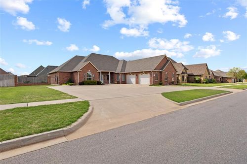 3509 Callaway, Weatherford, OK, 73096-9738 | Card Image