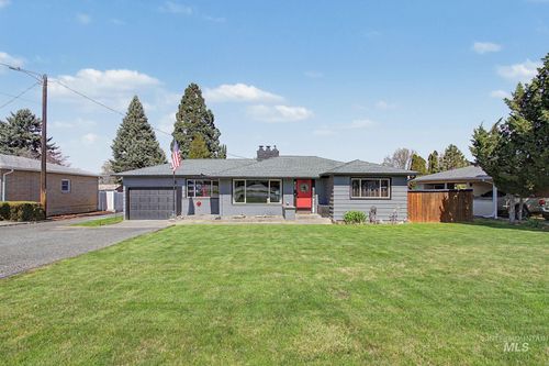 809 Bryden Ave, Lewiston, ID, 83501-4927 | Card Image
