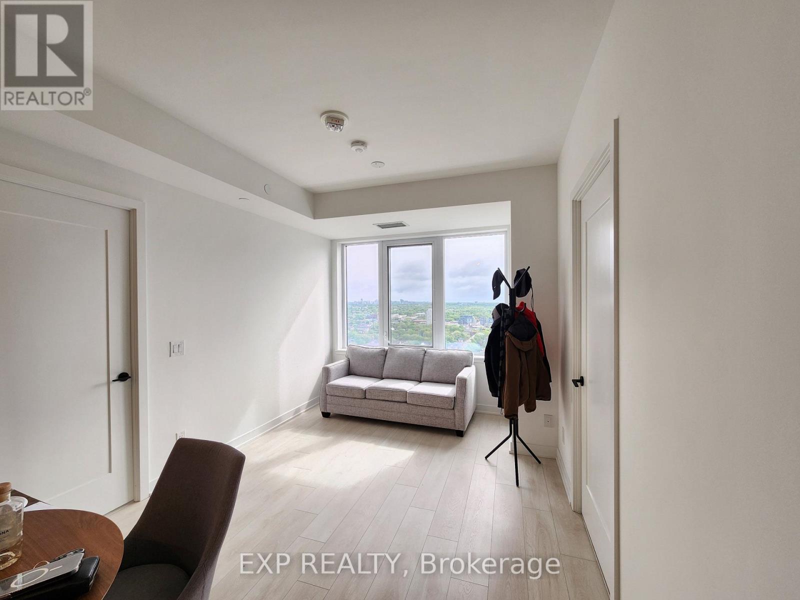 Residential in Toronto (Regent Park) 3