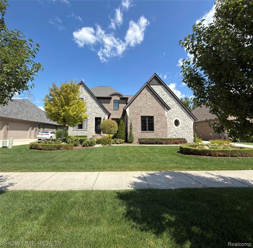 5949 Park Ave, Washington Township, MI, 48095-1712 | Card Image