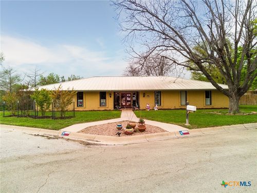 112 Skipcha Trl, Lampasas, TX, 76550-1404 | Card Image