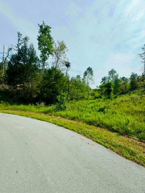 1 Afton Ln, London, KY, 40741-7825 | Card Image