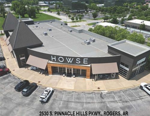 2530 S Pinnacle Hills Parkway, Rogers, AR, 72758 | Card Image