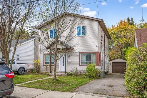 {{alt}} | Card Image