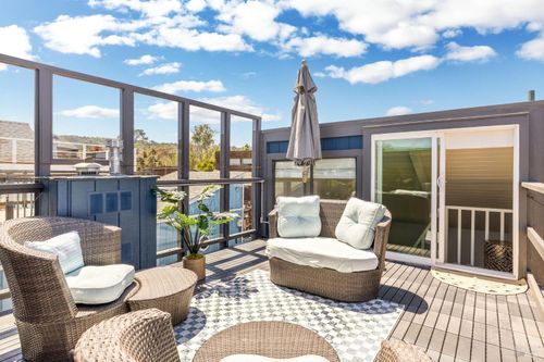 10 Issaquah Dock, Sausalito, CA, 94965 | Card Image