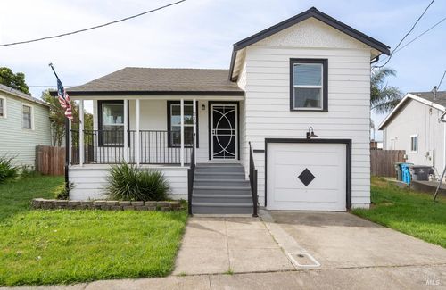 215 Hampshire St, Vallejo, CA, 94590-3242 | Card Image