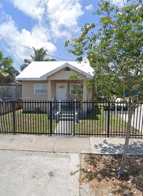 2844 Nw 22nd Ct, Miami, FL, 33142-5946 | Card Image