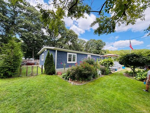 41-41 Carls Place, Riverhead, NY, 11901 | Card Image