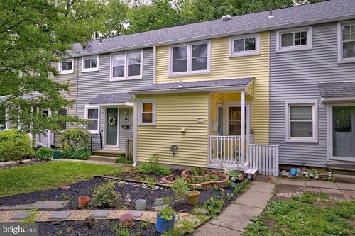 19 Hillside Rd, GREENBELT, MD, 20770-7796 | Card Image