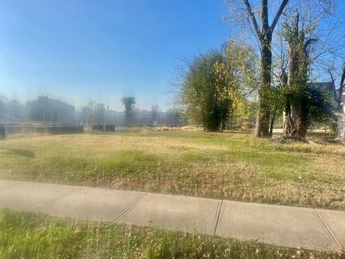 1111 S Campbell St, Hopkinsville, KY, 42240-4227 | Card Image