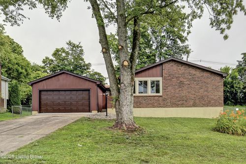 9313 Plumwood Pl, Crestwood, KY, 40014-8555 | Card Image