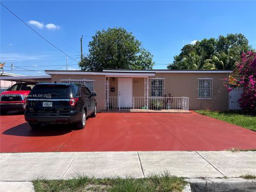 317 W 36th St, Hialeah, FL, 33012-4317 | Card Image