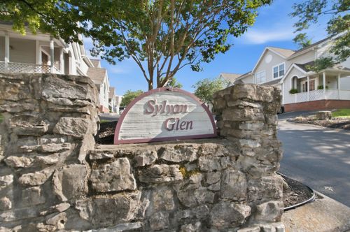 106 Sylvan Glen Ct, Nashville, TN, 37209-3639 | Card Image