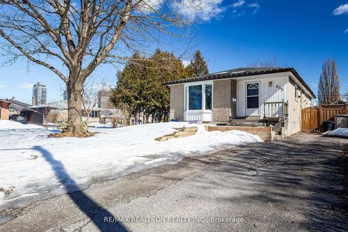 lower-855 Miriam Rd, Pickering, ON, L1W1X7 | Card Image
