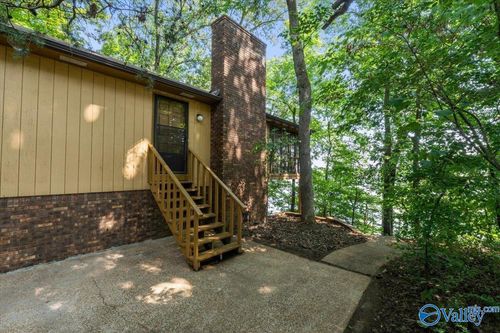 220 Bluff Dr, Rogersville, AL, 35652-6763 | Card Image