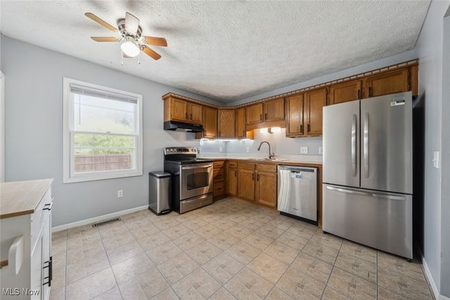 18 Lakeview Ct, House other with 3 bedrooms, 2 bathrooms and null parking in Lagrange OH | Image 12