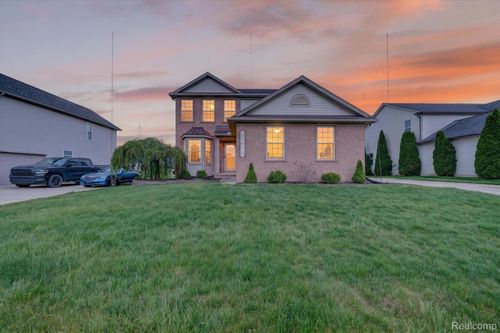 27735 E Mockingbird Dr, Flat Rock, MI, 48134-4704 | Card Image