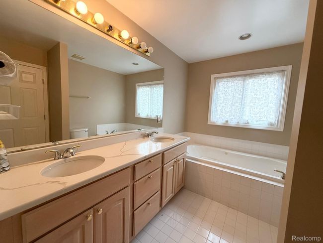 28975 Hearthstone Dr, House other with 4 bedrooms, 5 bathrooms and null parking in Novi MI | Image 30