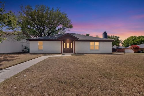 6000 Cool Springs Dr, Arlington, TX, 76001-5005 | Card Image