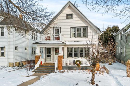 4518 N Woodburn Street, Shorewood, WI, 53211 | Card Image