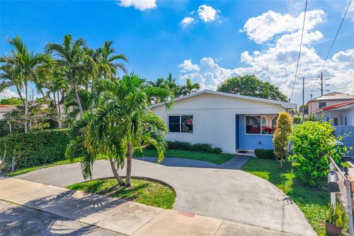 250 Nw 61st Ave, Miami, FL, 33126-4638 | Card Image