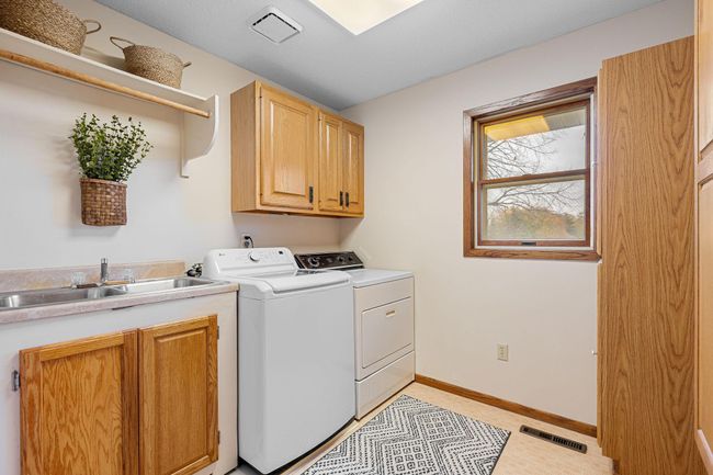 Upper Level Laundry | Image 29