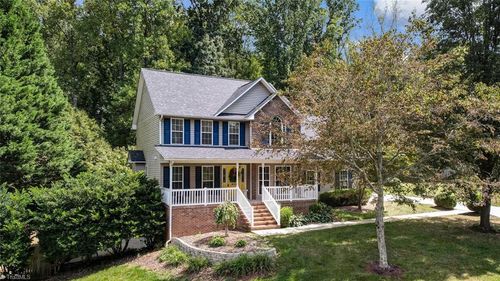 1404 Sherwood Dr, Reidsville, NC, 27320-5223 | Card Image