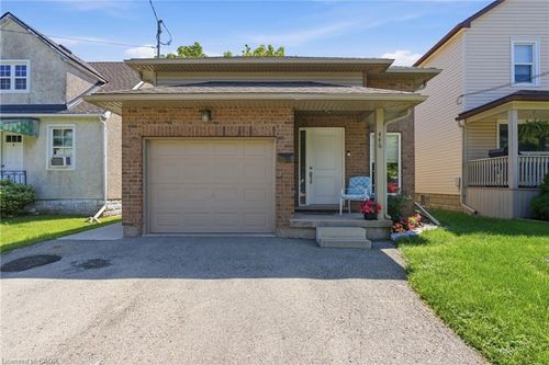 446 Scholfield Avenue N, Welland, ON, L3B1N2 | Card Image