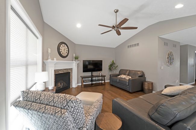 2713 Fieldstone Ct, House other with 2 bedrooms, 3 bathrooms and 3 parking in Normal IL | Image 4