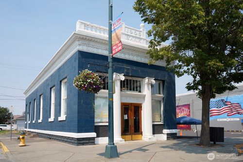 601 N Main St, Milton-Freewater, OR, 97862-1727 | Card Image