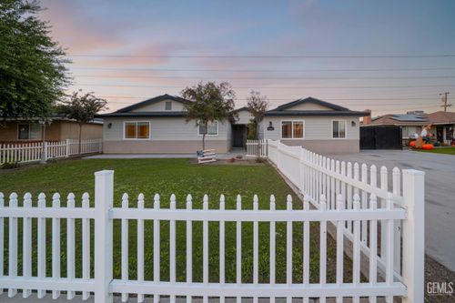 10512 Dee Dee Ave, Bakersfield, CA, 93312-3245 | Card Image