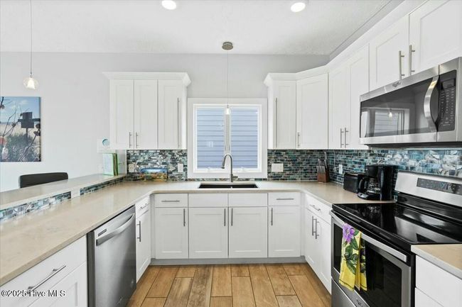 447 E Fourth St, House other with 6 bedrooms, 7 bathrooms and null parking in Ocean Isle Beach NC | Image 20