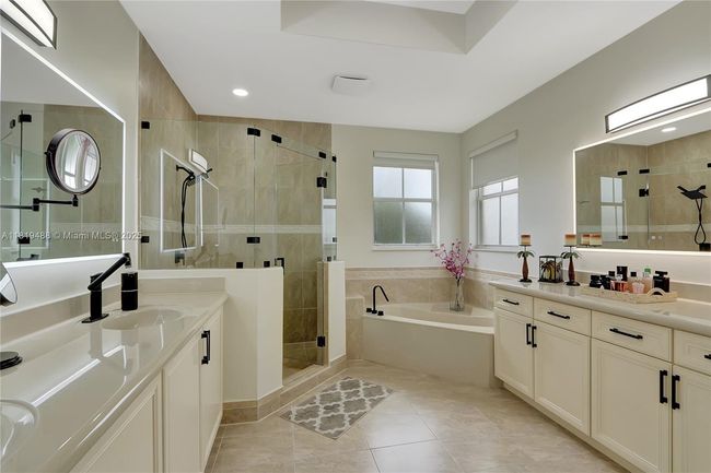 8902 Nw 178 Th Ln, House other with 4 bedrooms, 4 bathrooms and null parking in Hialeah FL | Image 34