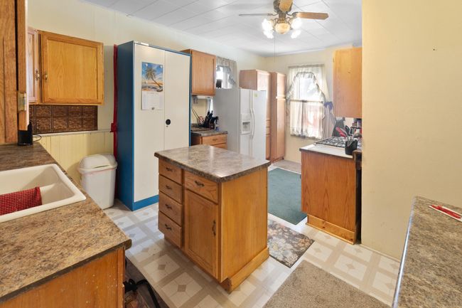 Kitchen center island | Image 4
