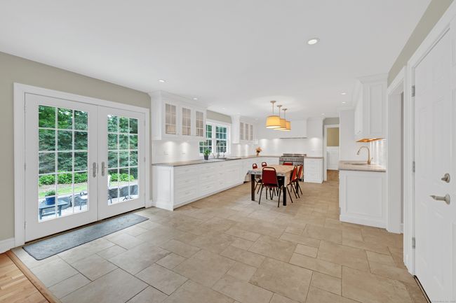 19 Maplecrest Dr, House other with 4 bedrooms, 3 bathrooms and null parking in Danbury CT | Image 6