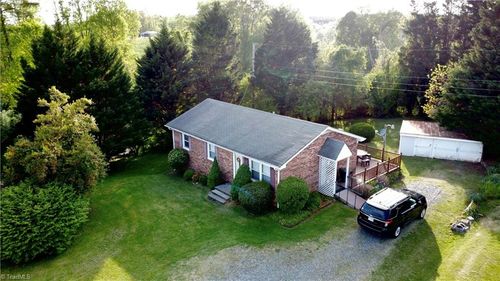 385 Ararat Highway, Ararat, VA, 24053 | Card Image