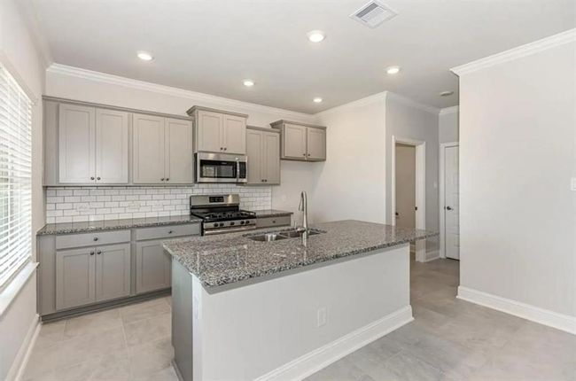 10 Green Briar Loop, House other with 4 bedrooms, 3 bathrooms and null parking in Angleton TX | Image 7