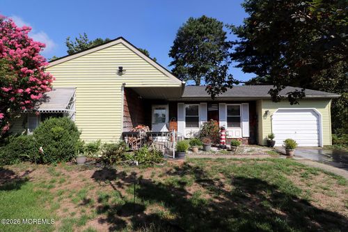 60-2 Brooklane Ct, Whiting, NJ, 08759-3122 | Card Image