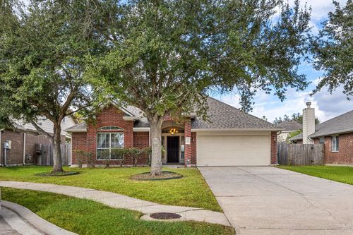 3012 Kings Isle Ln, Dickinson, TX, 77539-4889 | Card Image