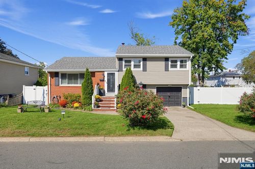 141 Highland Avenue, Bergenfield, NJ, 07621 | Card Image