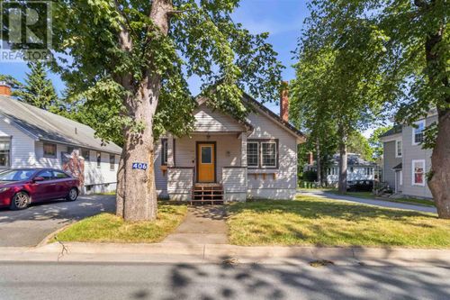 406 Main Street, Liverpool, NS, B0T1K0 | Card Image