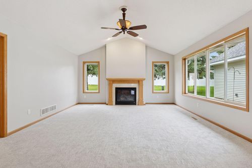 11750 Xenia St Nw, Coon Rapids, MN, 55433-6801 | Card Image