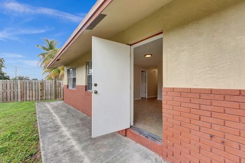 2-2610 Riverland Dr, Fort Lauderdale, FL, 33312-2214 | Card Image