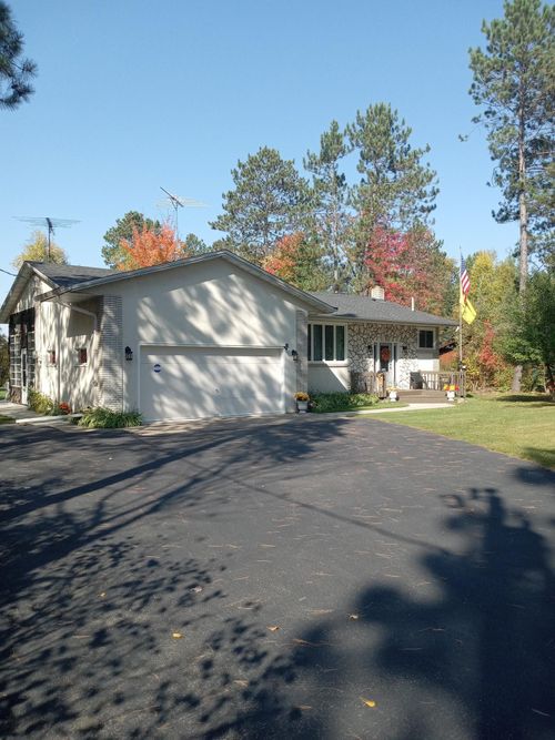 3975 Long Lake Shores Rd, Eveleth, MN, 55734-4112 | Card Image