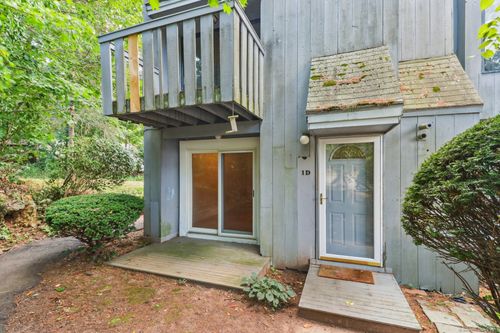 unit-d-1 Birch Ln, East Haven, CT, 06513-1910 | Card Image