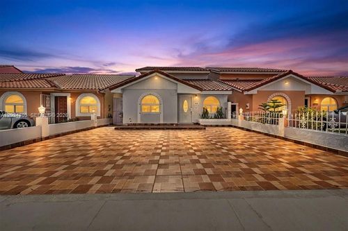 5445 W 27th Ln, Hialeah, FL, 33016-4086 | Card Image
