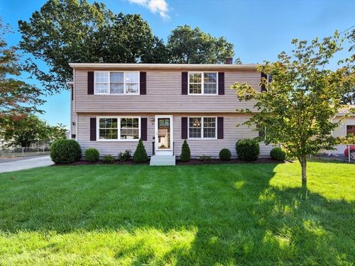 39 Fernwood St, Chicopee, MA, 01020-2919 | Card Image